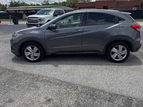 Used 2019 Honda HR-V EX image 9