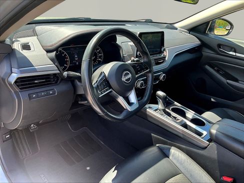 Used 2024 Nissan Altima 2.5 SR FWD image 19