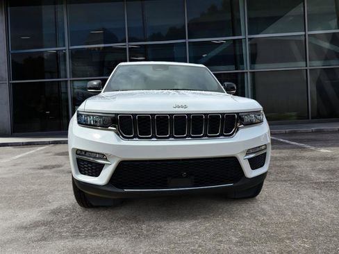 Used 2025 Jeep Grand Cherokee Limited RWD image 2
