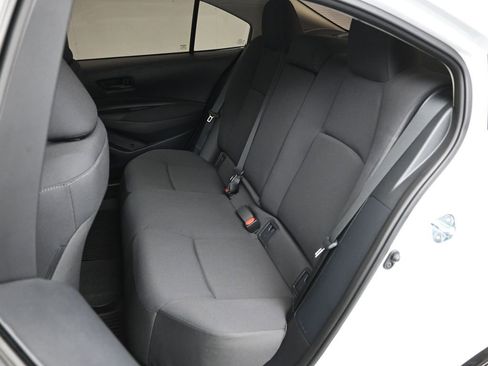 Used 2025 Toyota Corolla LE image 18