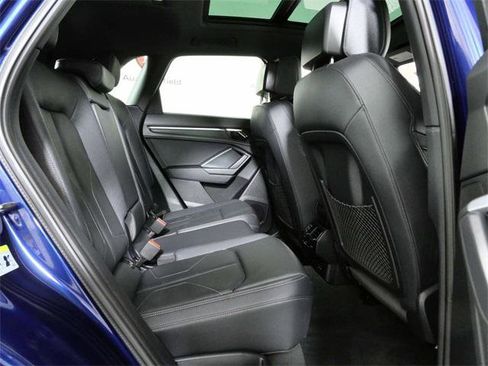 Used 2023 Audi Q3 2.0T Premium Plus w/ Premium Plus Package image 13