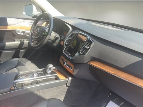 Used 2023 Volvo XC90 B6 Plus w/ Protection Package Premier AWD/4WD image 10