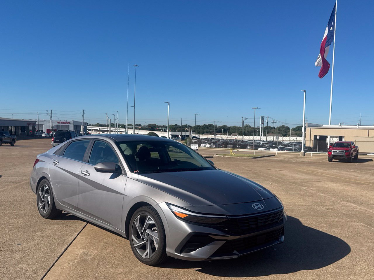 Used 2025 Hyundai Elantra SEL FWD image 1