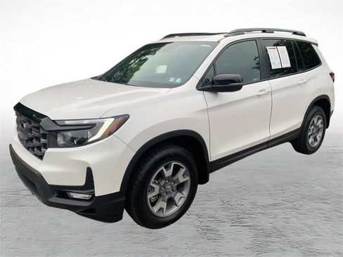 Used 2023 Honda Passport TrailSport image 7