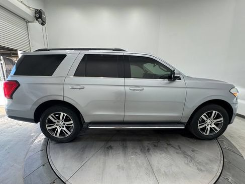 Used 2022 Ford Expedition XLT RWD image 15