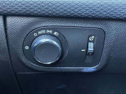 Used 2016 Chevrolet Cruze LT image 37