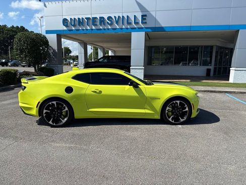 Used 2020 Chevrolet Camaro SS RWD image 4
