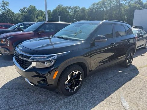 Certified 2025 Kia Seltos S AWD/4WD image 2