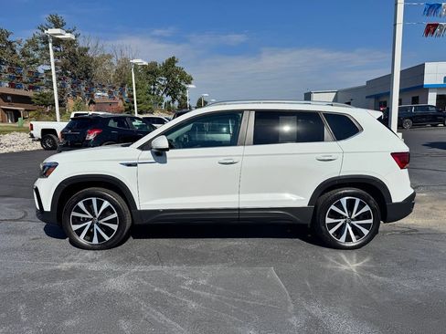 Used 2022 Volkswagen Taos SE image 8