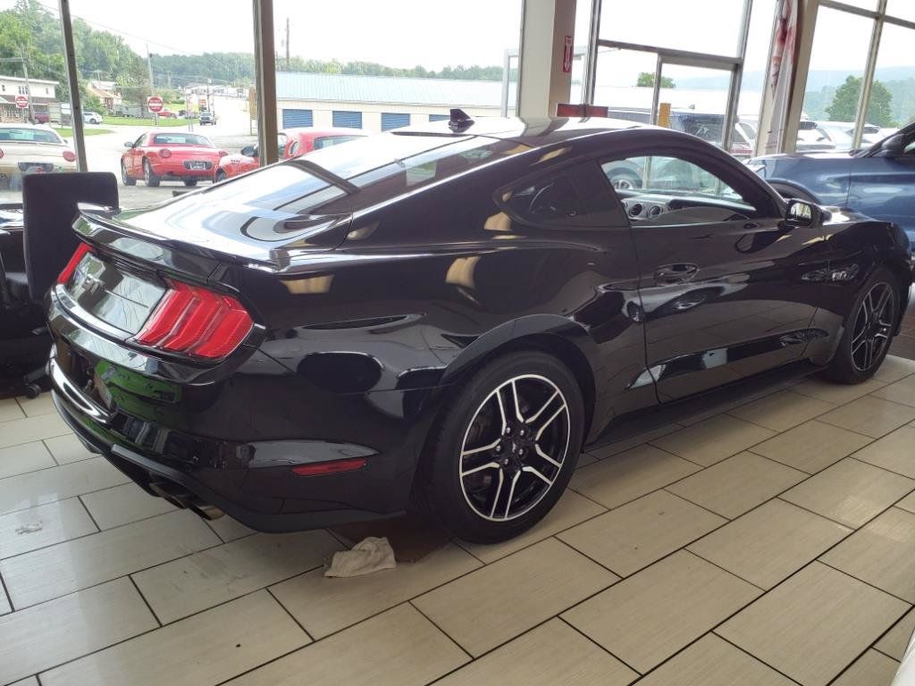 Used 2021 Ford Mustang GT RWD image 4