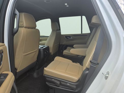 Used 2024 Chevrolet Tahoe Premier AWD/4WD image 17