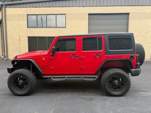 Used 2016 Jeep Wrangler Unlimited Sport w/ Max Tow Package AWD/4WD image 3