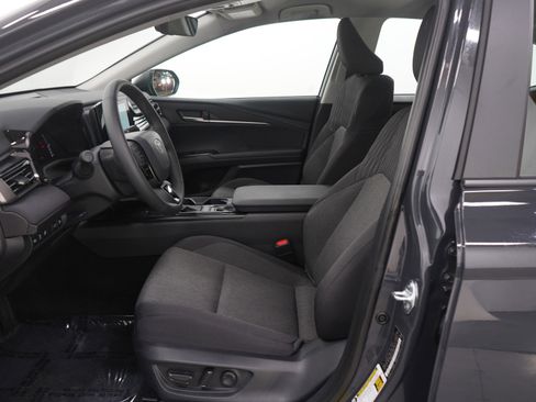 Used 2025 Toyota Camry LE image 21