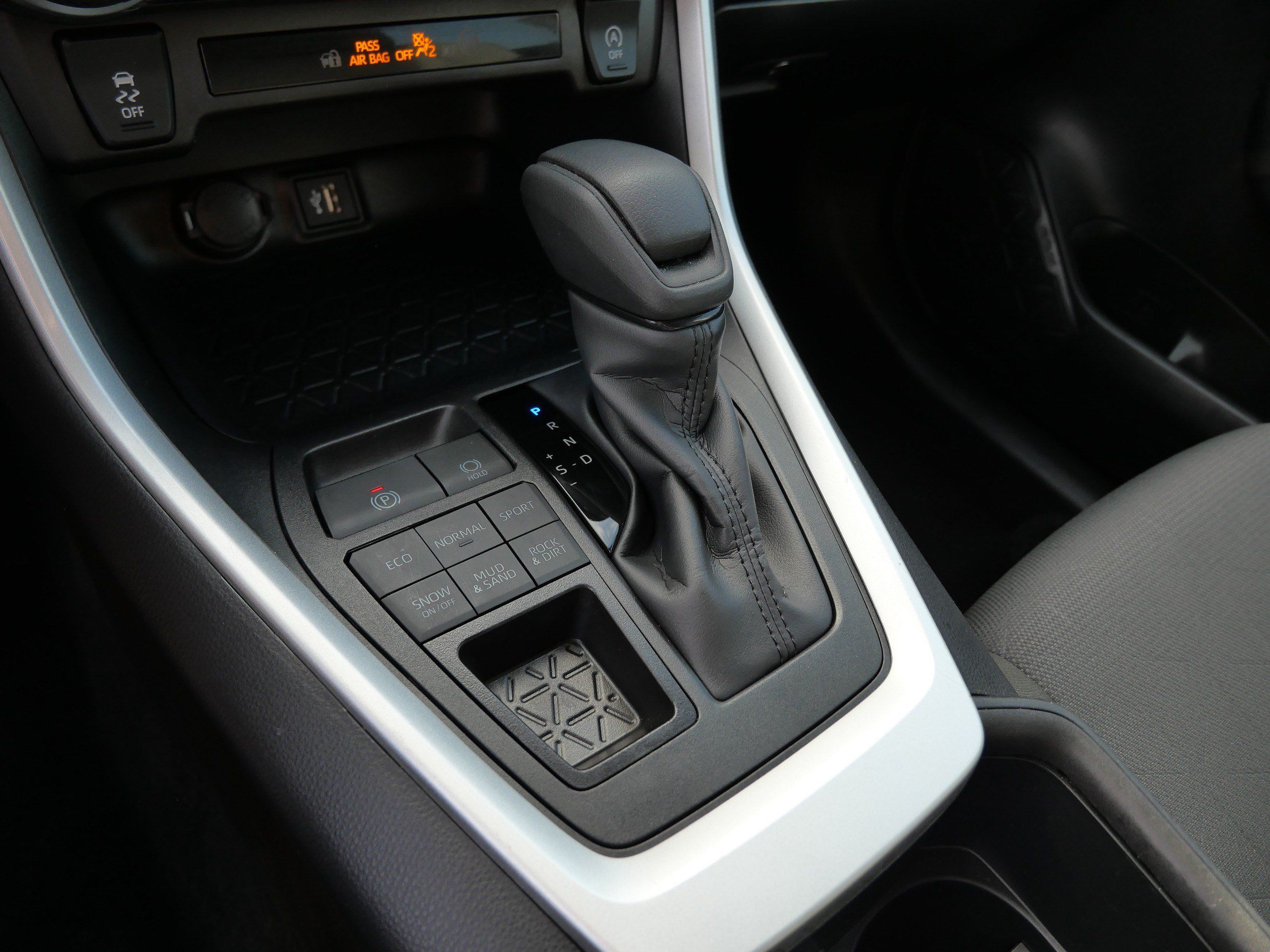 Certified 2025 Toyota RAV4 XLE AWD/4WD image 25
