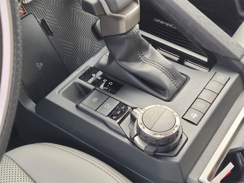 Used 2024 Toyota Tacoma Limited image 8