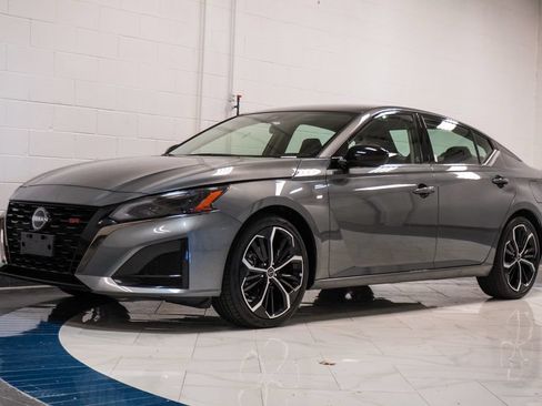 Used 2024 Nissan Altima 2.5 SR FWD image 4