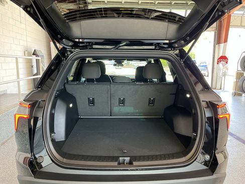 New 2026 Chevrolet Equinox LT FWD image 8
