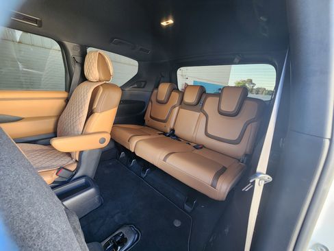Used 2026 Nissan Armada SL w/ Captain's Chari Seat Package RWD image 17