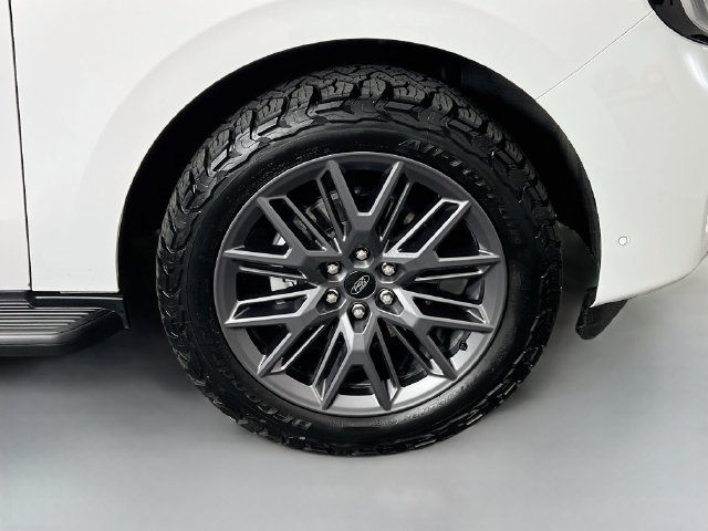 Used 2025 Ford Expedition Max Active AWD/4WD image 41