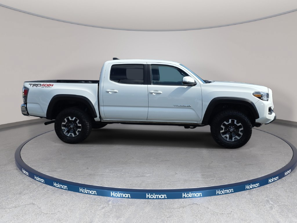 Used 2022 Toyota Tacoma TRD Off-Road AWD/4WD image 4