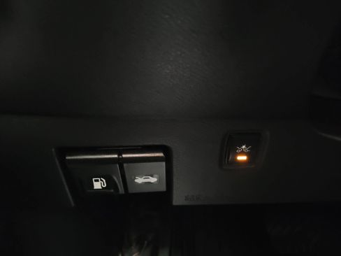 Used 2019 Nissan Kicks S FWD image 23
