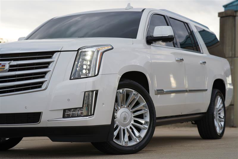 Used 2018 Cadillac Escalade ESV Platinum AWD/4WD image 10