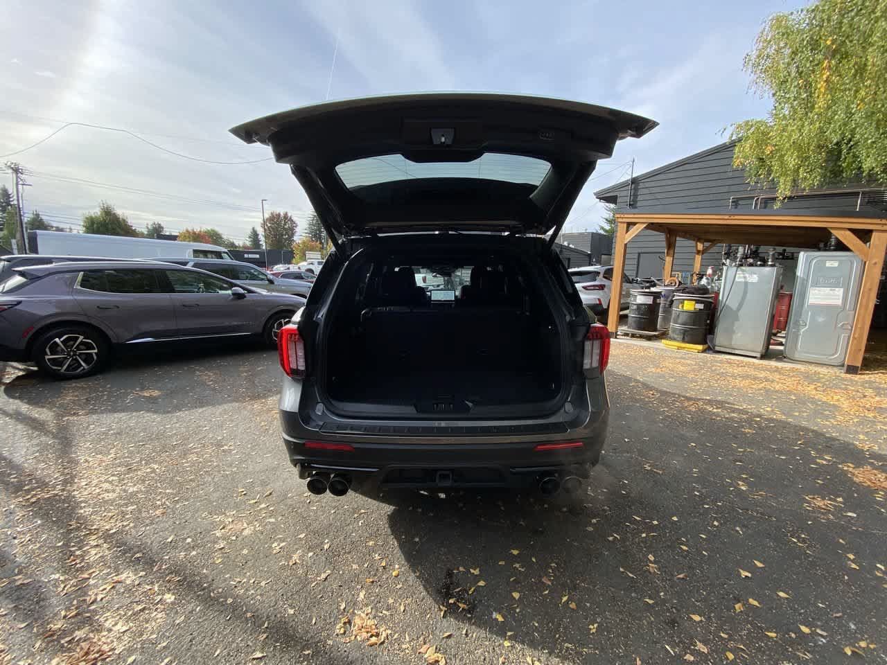 Used 2025 Ford Explorer ST w/ Sun And Sound Package AWD/4WD image 29