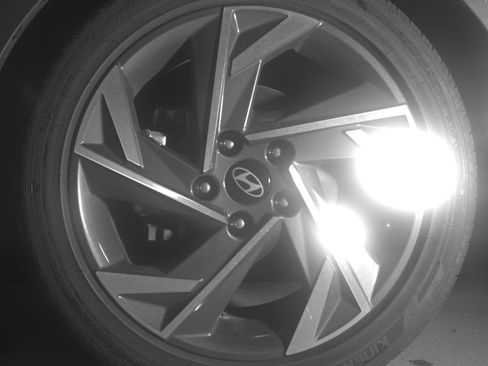 Used 2025 Hyundai Elantra Limited FWD image 12