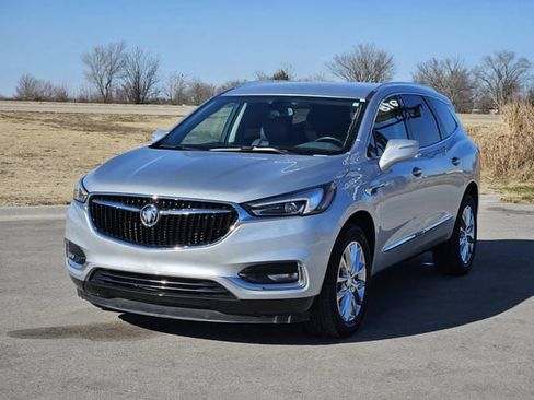 Used 2021 Buick Enclave Essence w/ Trailering Package, 5000 lbs. image 3