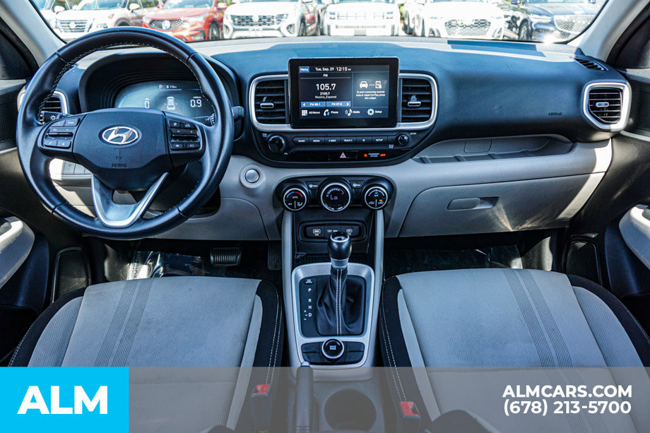 Used 2025 Hyundai Venue SEL FWD image 24
