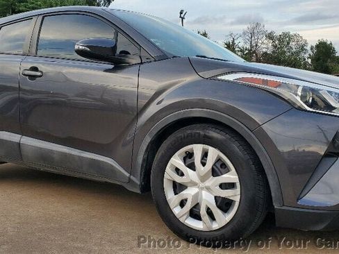 Used 2019 Toyota C-HR LE image 10