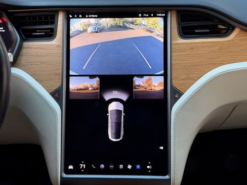 Used 2018 Tesla Model X 100D AWD/4WD image 16