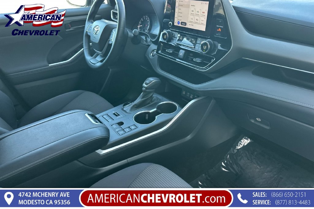 Used 2023 Toyota Highlander LE AWD/4WD image 22