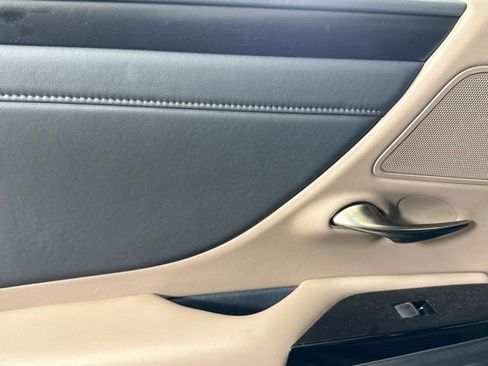 Used 2025 Lexus ES 350 w/ Premium Package image 22