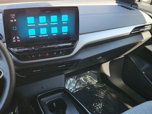 Certified 2024 Volkswagen ID.4 2WD image 20