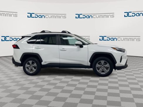 Used 2022 Toyota RAV4 XLE w/ Convenience Package AWD/4WD image 8