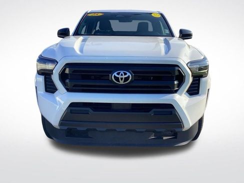 Used 2025 Toyota Tacoma SR image 2