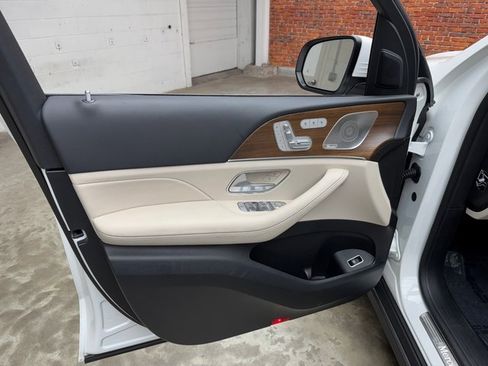 Used 2024 Mercedes-Benz GLE 450 4MATIC image 10