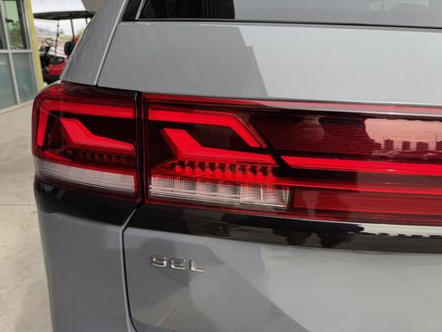 Used 2024 Volkswagen Atlas Peak Edition SEL image 14