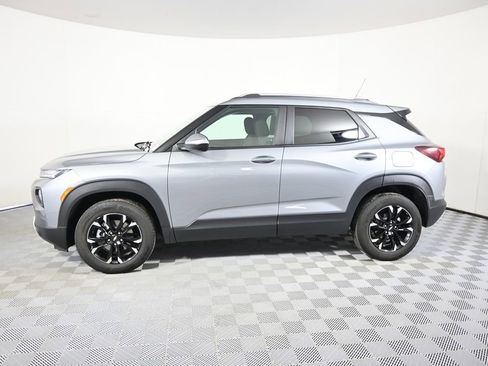 Used 2023 Chevrolet TrailBlazer LT w/ Convenience Package image 2