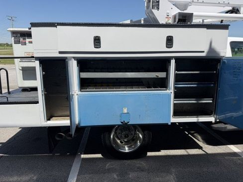 Used 2011 Ford F550 4x4 Regular Cab Super Duty w/ Payload Upgrade Pkg image 23