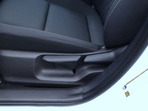 Used 2025 Toyota Corolla LE image 17