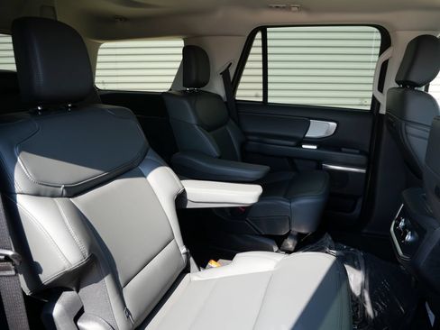 New 2026 Ford Expedition Active AWD/4WD image 12