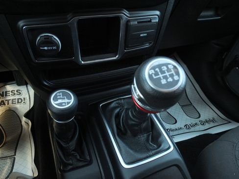 Used 2022 Jeep Wrangler Sport AWD/4WD image 21
