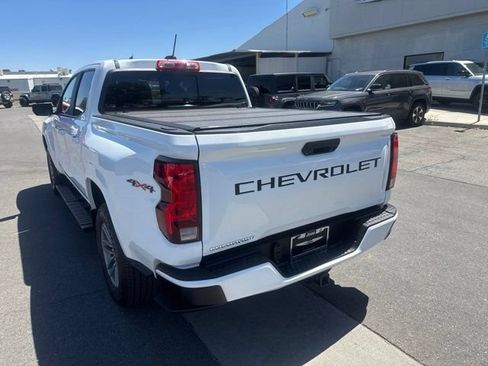 Used 2024 Chevrolet Colorado LT w/ LT Convenience Package II AWD/4WD image 3
