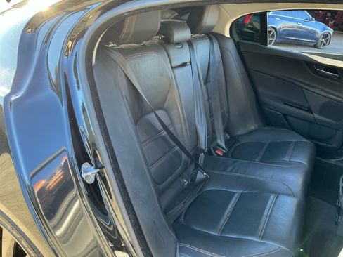 Used 2017 Jaguar XE Prestige image 20