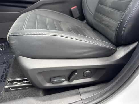 Used 2023 Mitsubishi Outlander SE AWD/4WD image 39