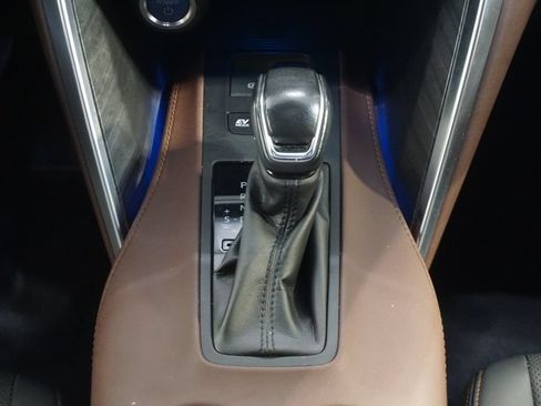 Used 2022 Toyota Venza Limited AWD/4WD image 32