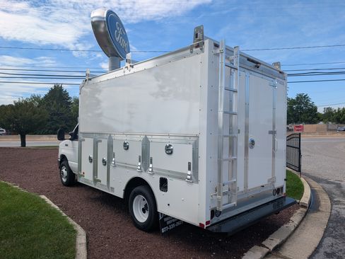 New 2026 Ford E-350 and Econoline 350 Super Duty w/ Power Equipment Group RWD image 3