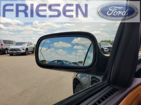 Used 2010 Cadillac DTS Platinum image 22